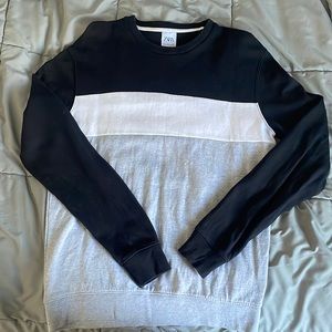 Zara Black white and grey Large long sleeve